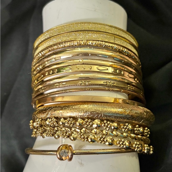 Vintage metal bangle bracelet lot 100+ pieces - Picture 8 of 11